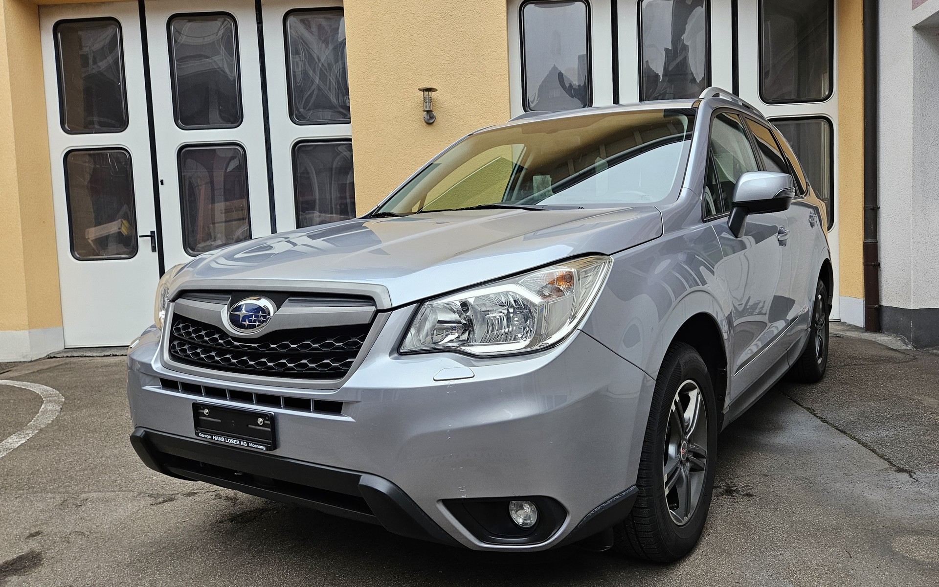 SUBARU Forester 2.0i Swiss