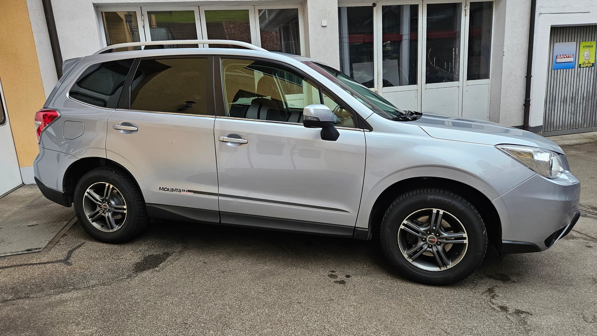 SUBARU Forester 2.0i Swiss-image-24