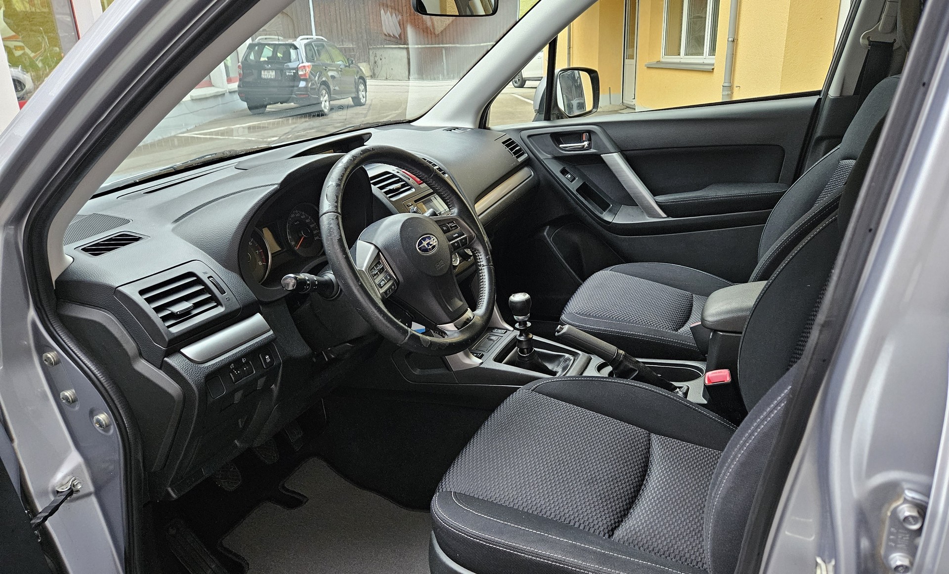SUBARU Forester 2.0i Swiss-image-8