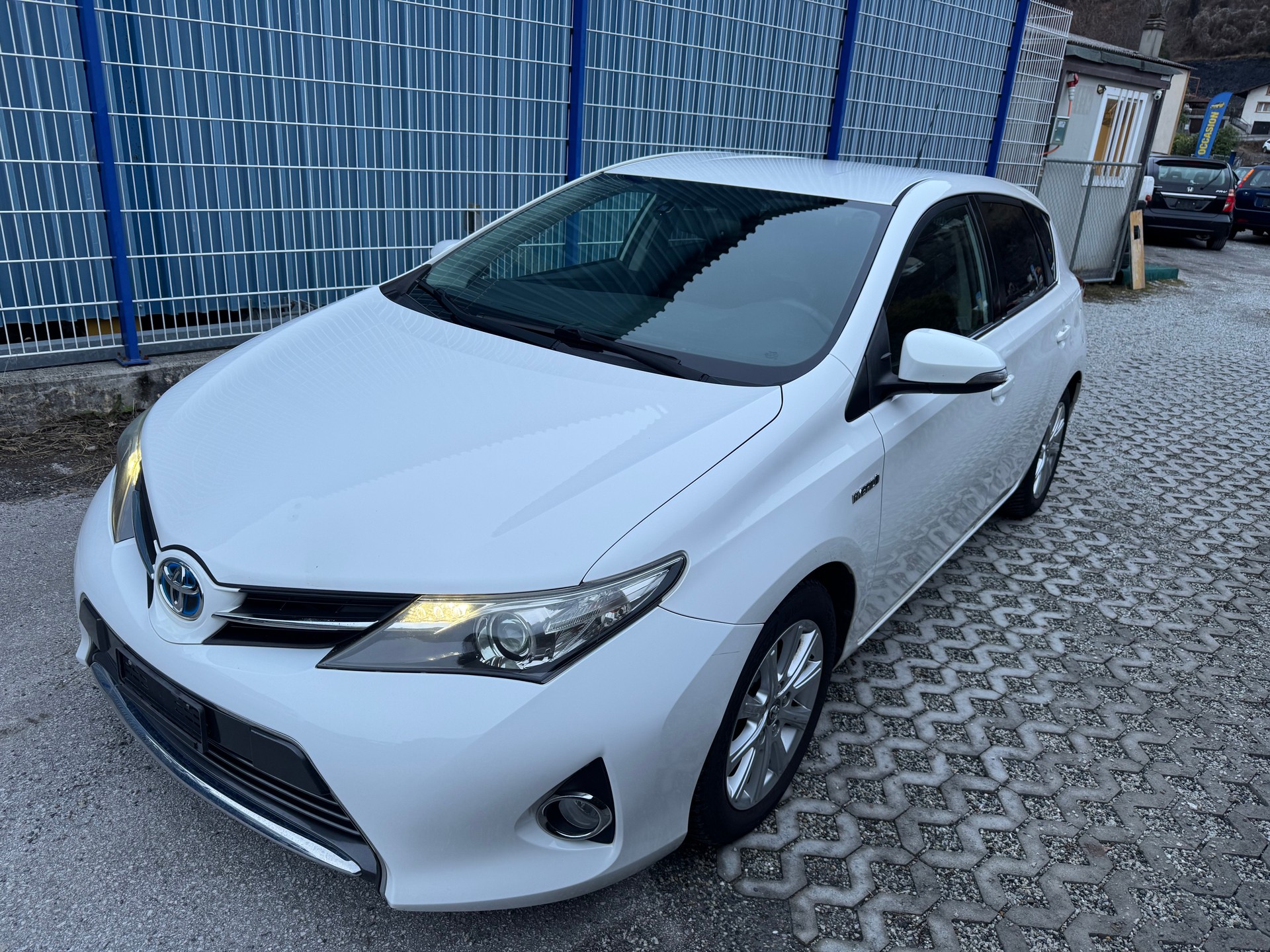 TOYOTA Auris 1.8 16V HSD Linea Sol