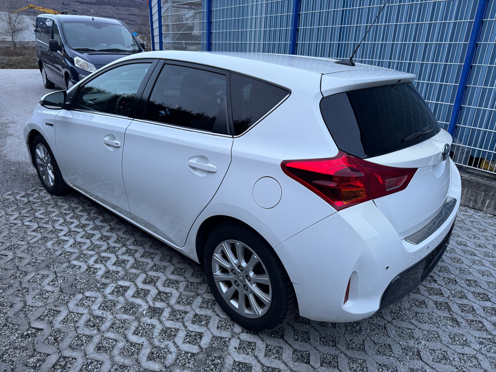 TOYOTA Auris 1.8 16V HSD Linea Sol-image-5