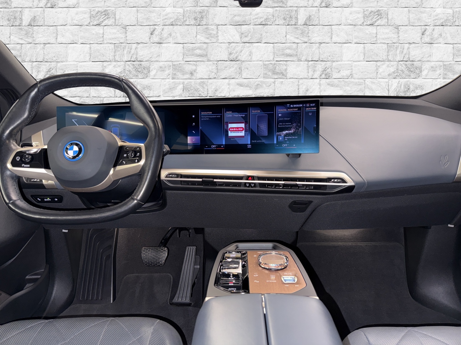 BMW iX xDrive40 Launch Ed.-image-7