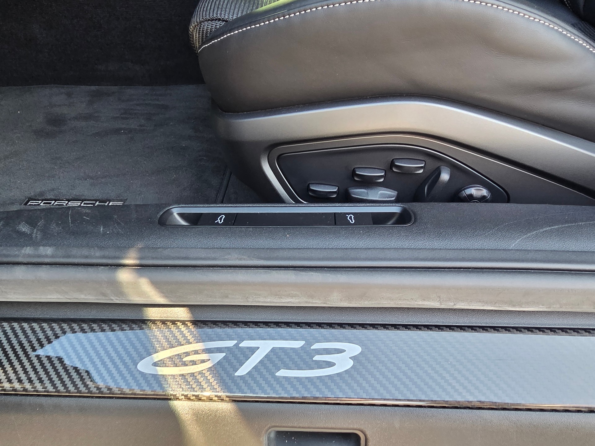 PORSCHE 911 GT3 Touring PDK-image-12