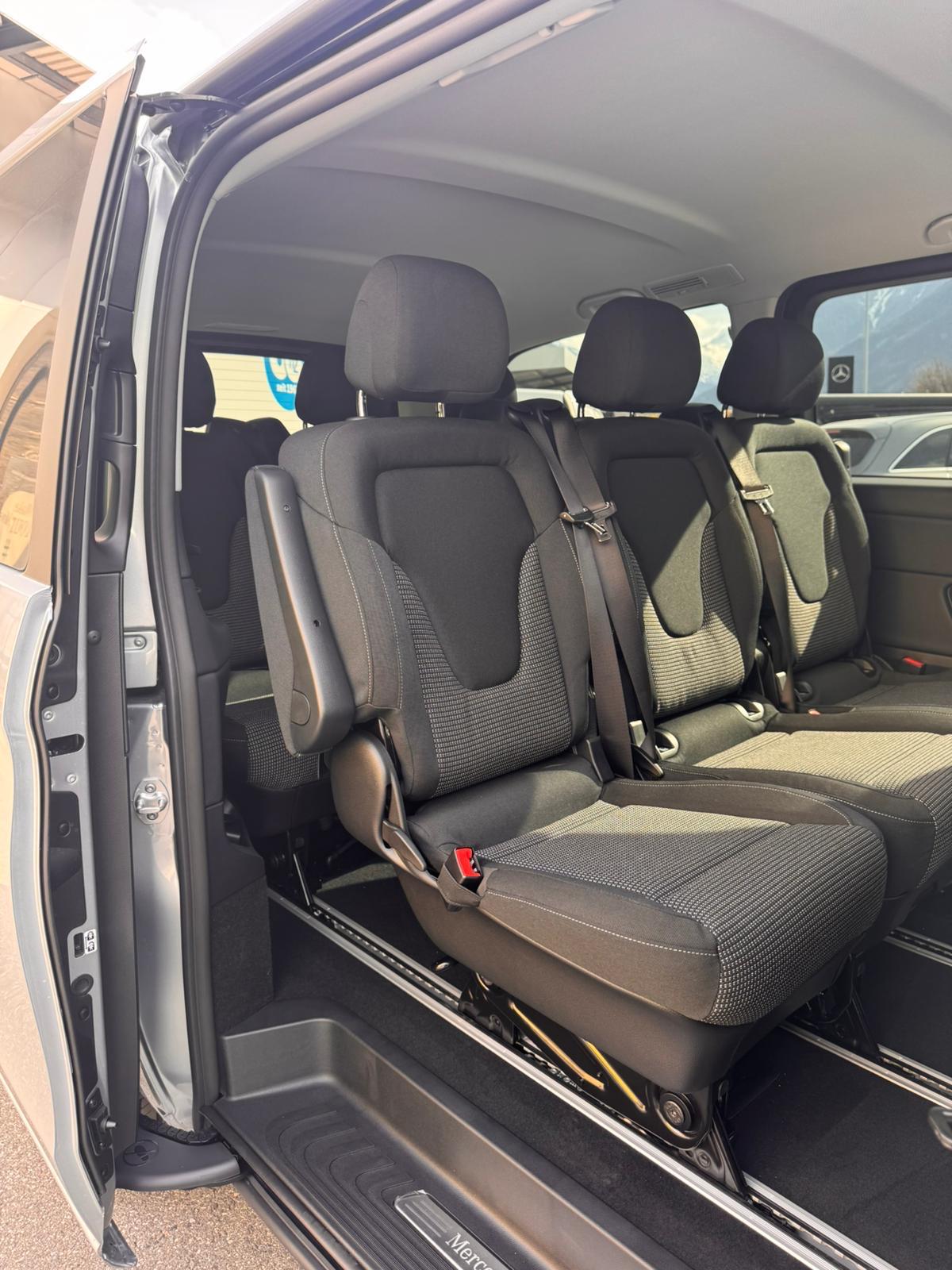 MERCEDES-BENZ V 250 d lang 4Matic Style 9G-Tronic-image-8