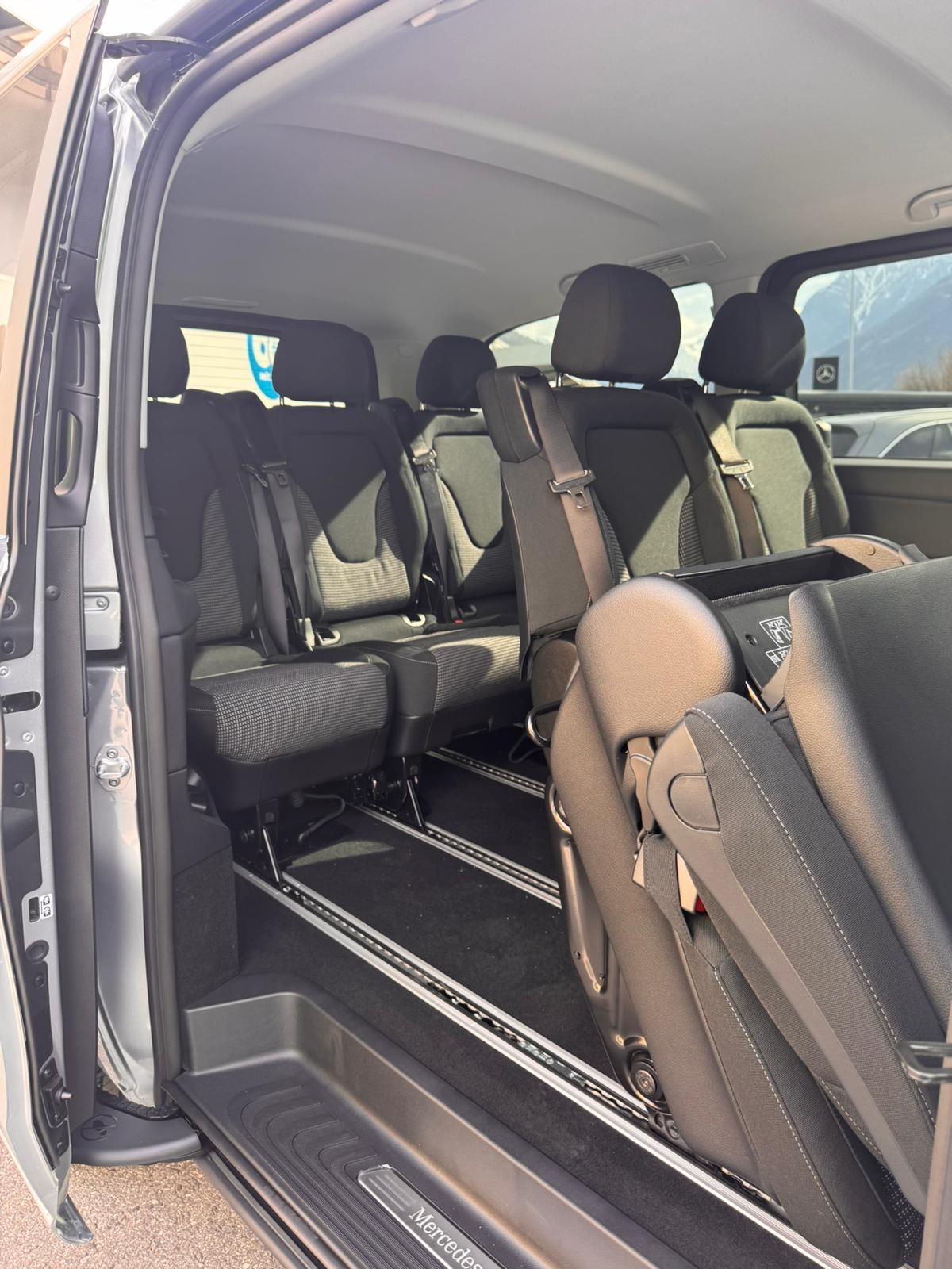 MERCEDES-BENZ V 250 d lang 4Matic Style 9G-Tronic-image-9