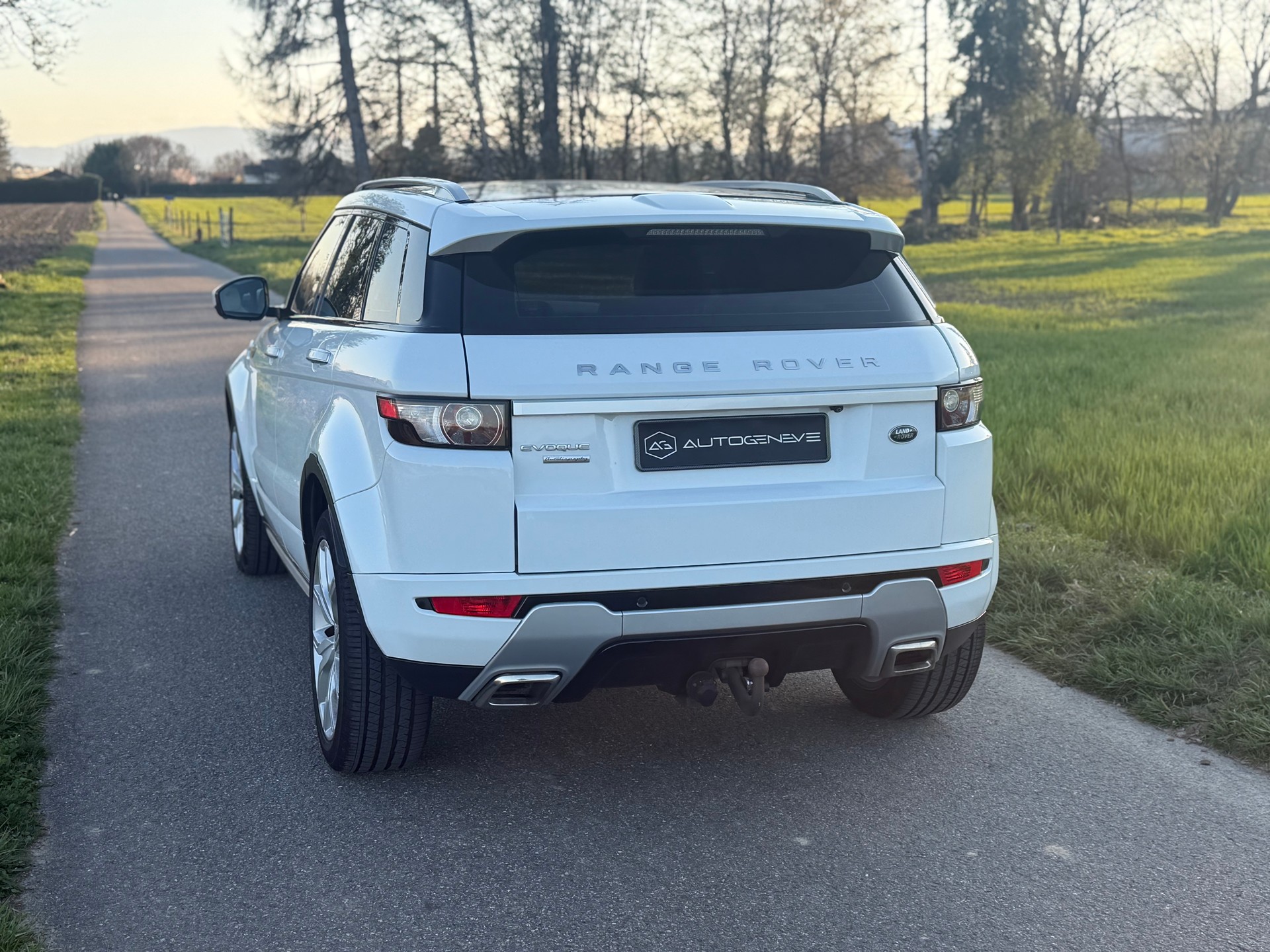 LAND ROVER Range Rover Evoque 2.2 SD4 Autobiography AT9-image-6