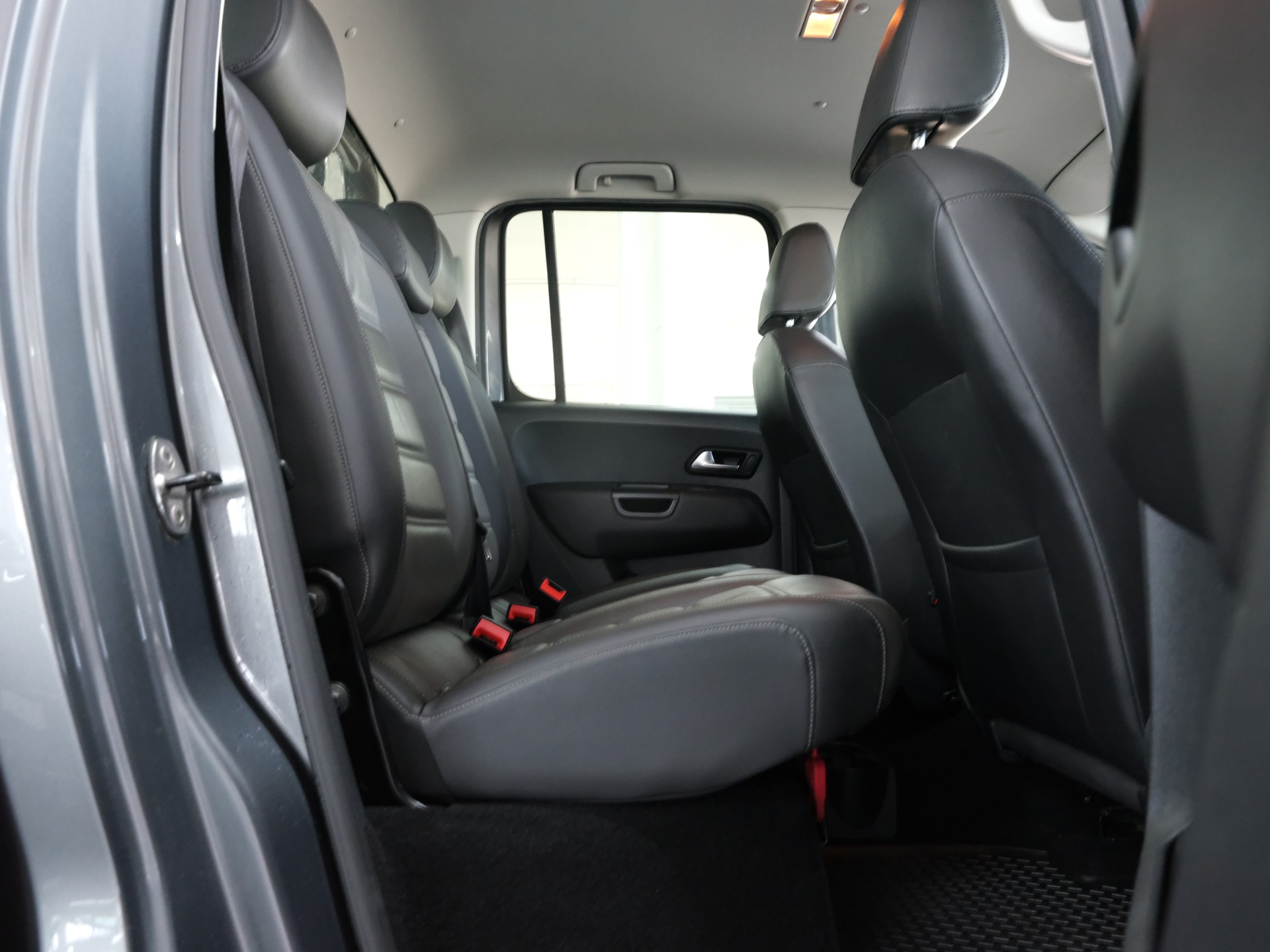 VW Amarok 3.0TDI Highline 4Motion Automatic-image-21