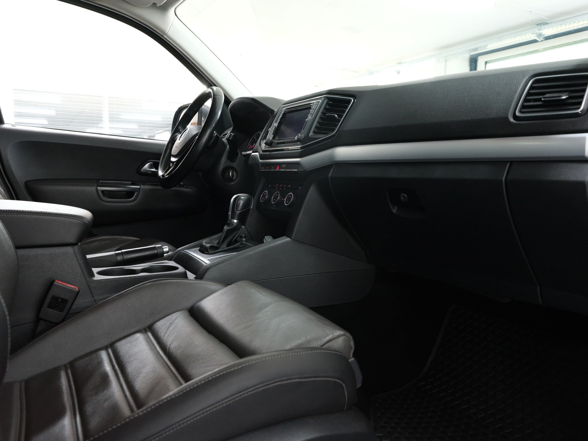 VW Amarok 3.0TDI Highline 4Motion Automatic-image-26