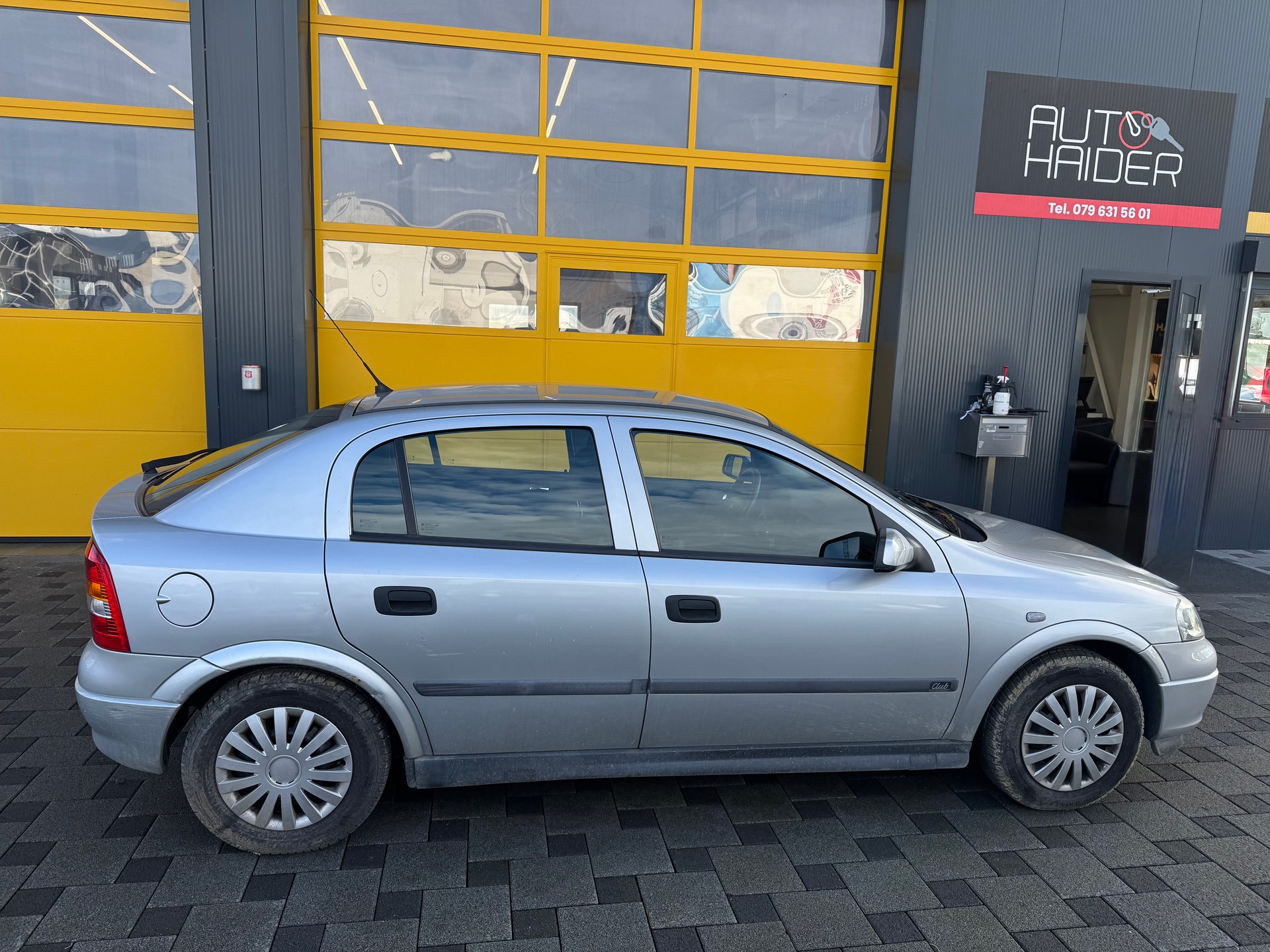 OPEL Astra 1.2i 16V Club-image-3