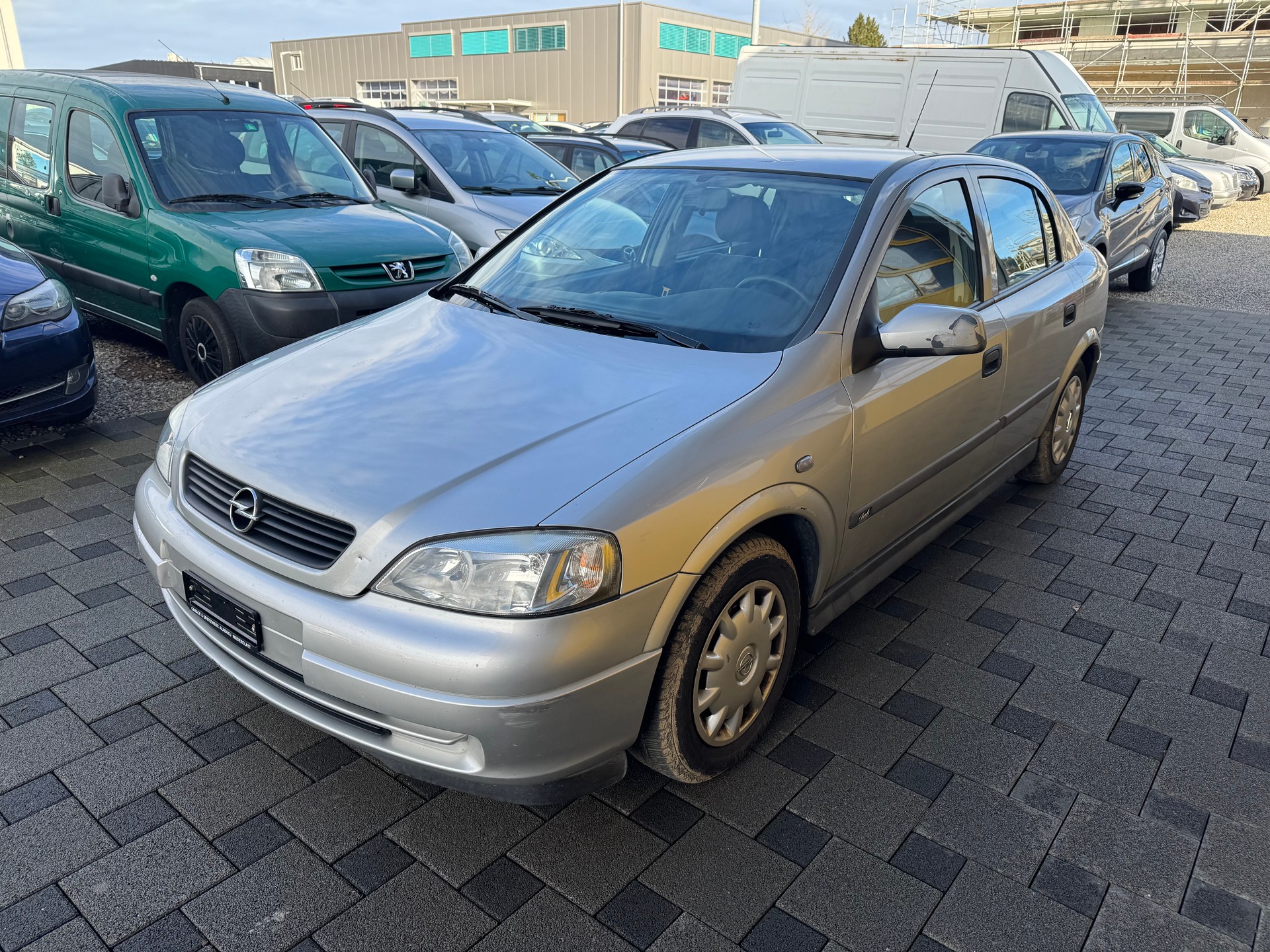OPEL Astra 1.2i 16V Club-image-8