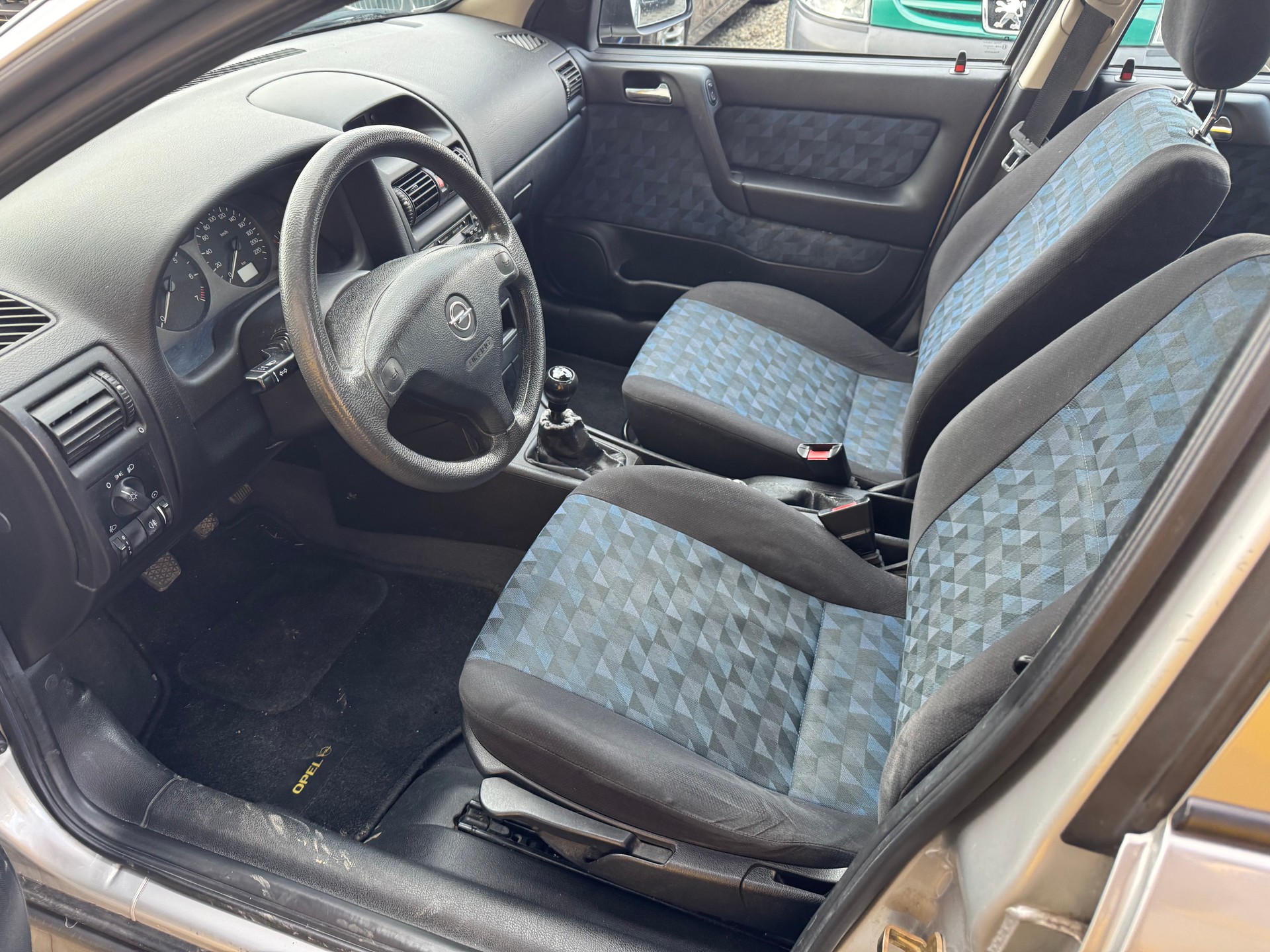 OPEL Astra 1.2i 16V Club-image-13
