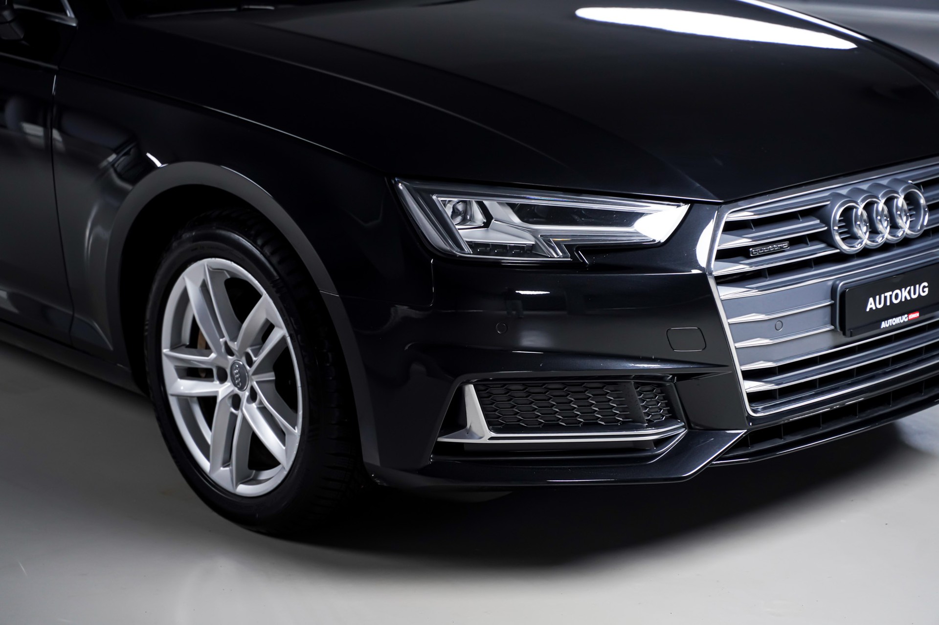 AUDI A4 Avant 40 TDI Sport quattro S-tronic-showroom-element-3
