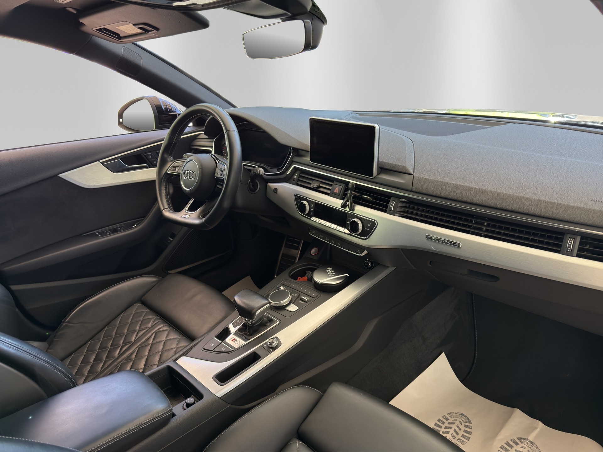AUDI S4 Avant 3.0 TFSI quattro tiptronic-image-16