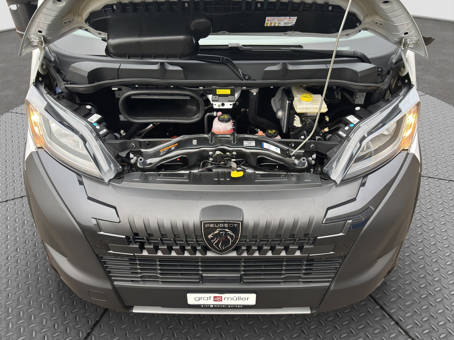 PEUGEOT e-Boxer 280 110kWh 435 L3H2-image-21