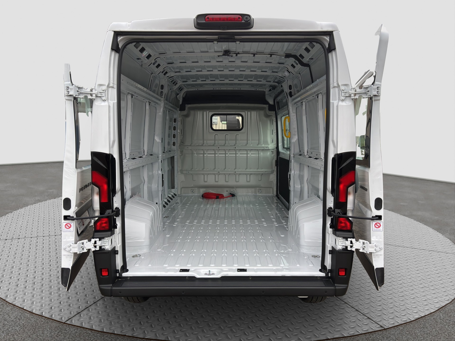 PEUGEOT e-Boxer 280 110kWh 435 L3H2-image-15