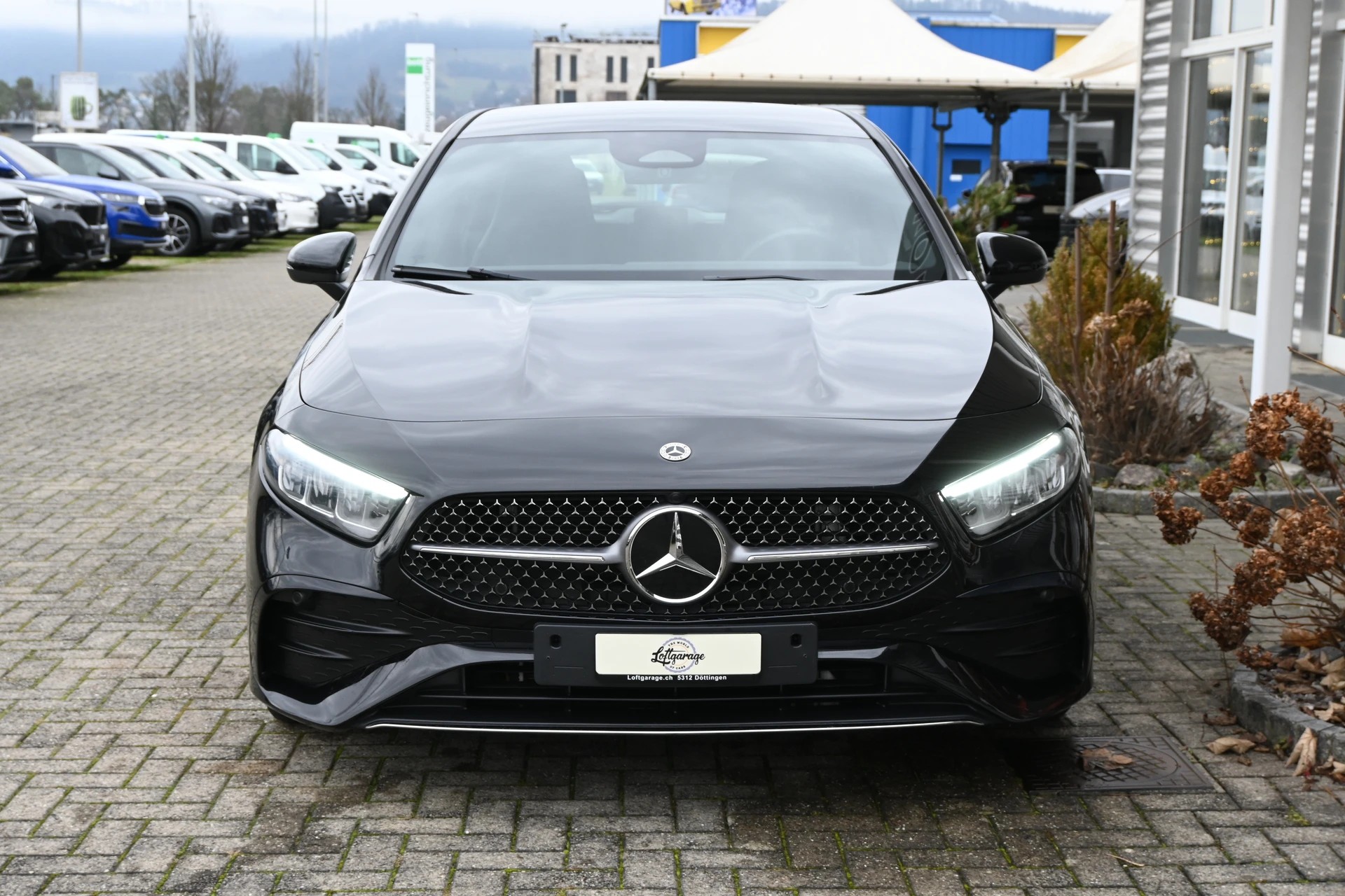MERCEDES-BENZ A 200 AMG Line 7G-DCT-showroom-element-2