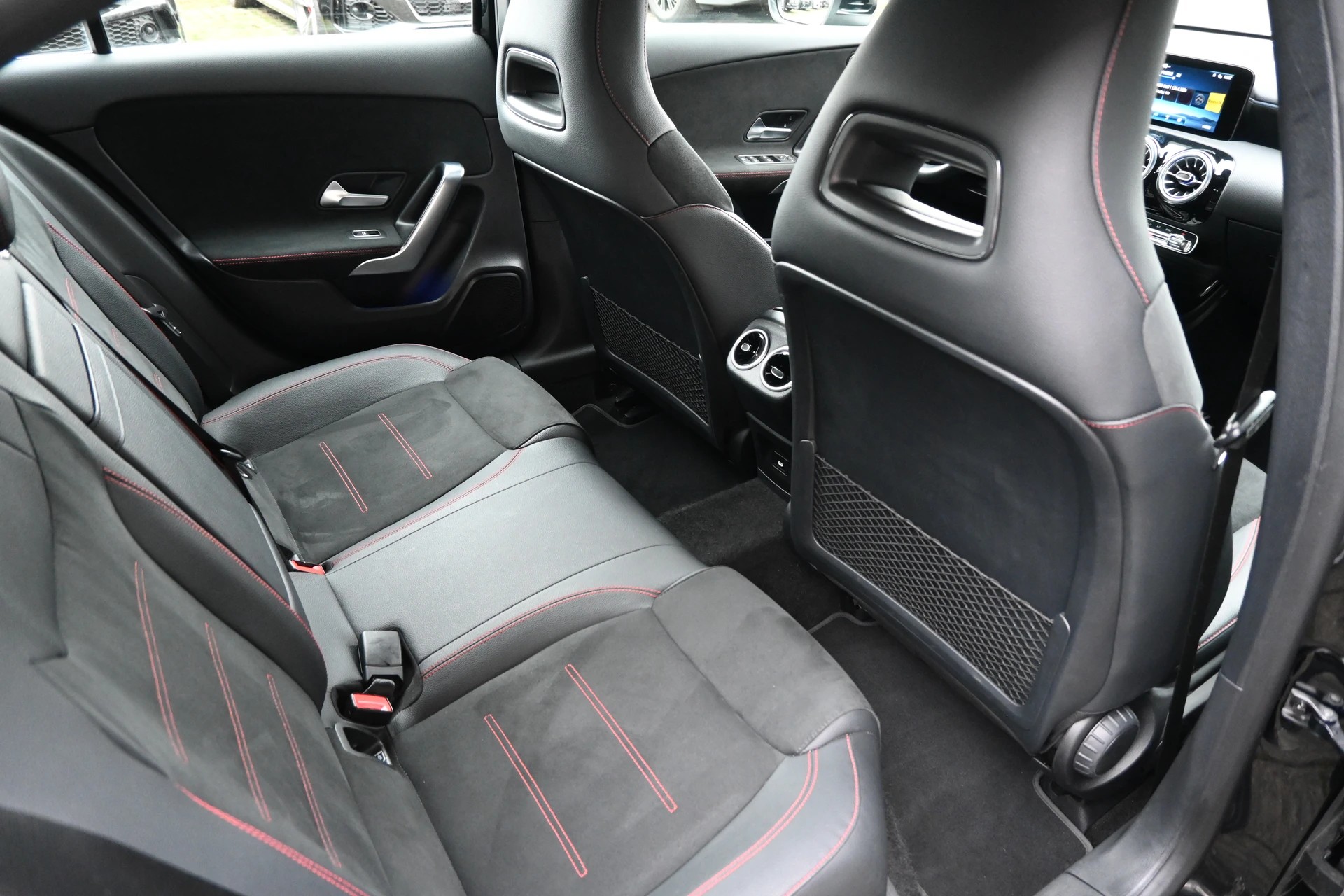 MERCEDES-BENZ A 200 AMG Line 7G-DCT-image-15