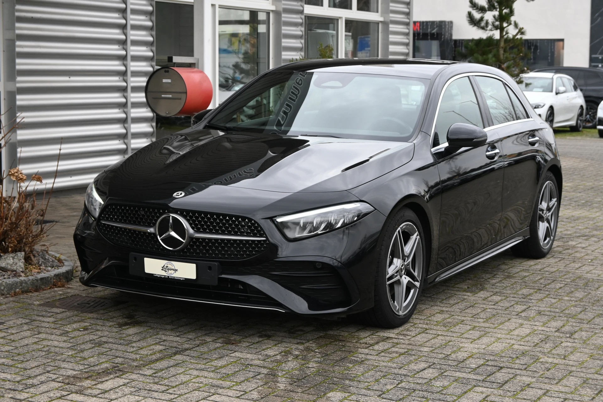 MERCEDES-BENZ A 200 AMG Line 7G-DCT-showroom-element-1