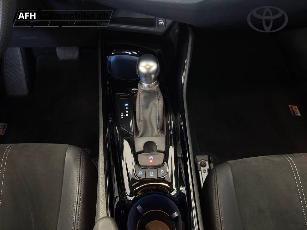 TOYOTA C-HR 2.0 HSD CVT GR Sport-image-11