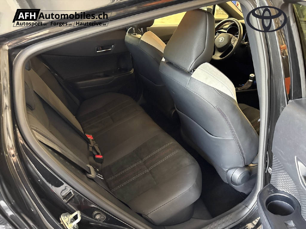 TOYOTA C-HR 2.0 HSD CVT GR Sport-image-13