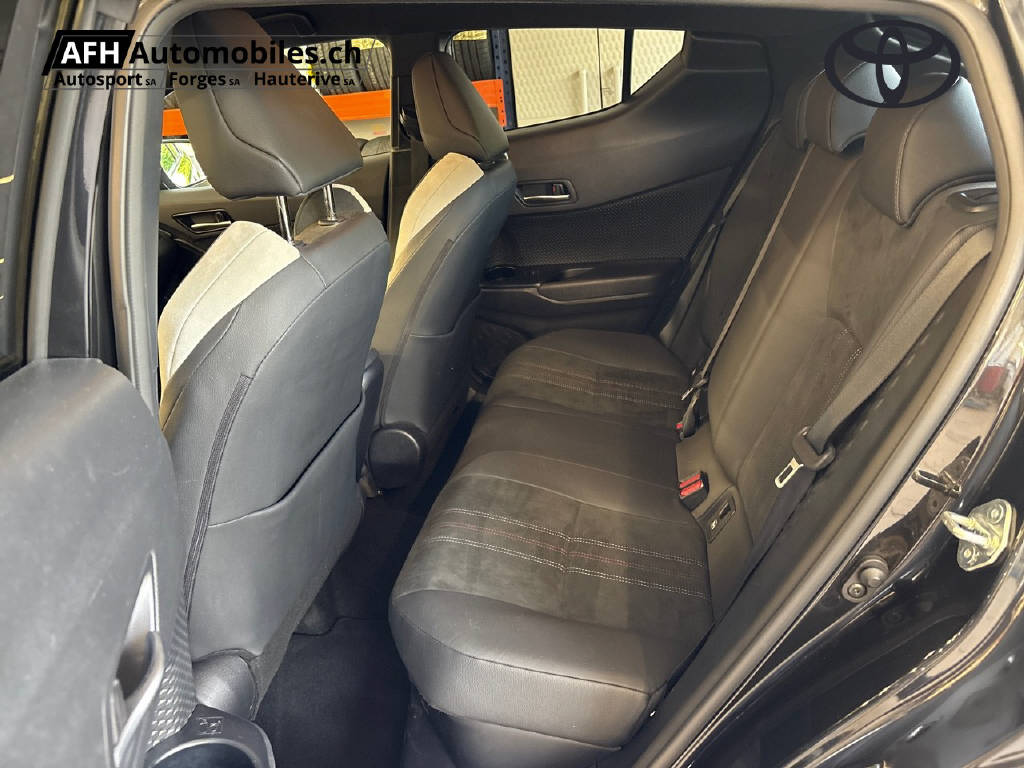 TOYOTA C-HR 2.0 HSD CVT GR Sport-image-14