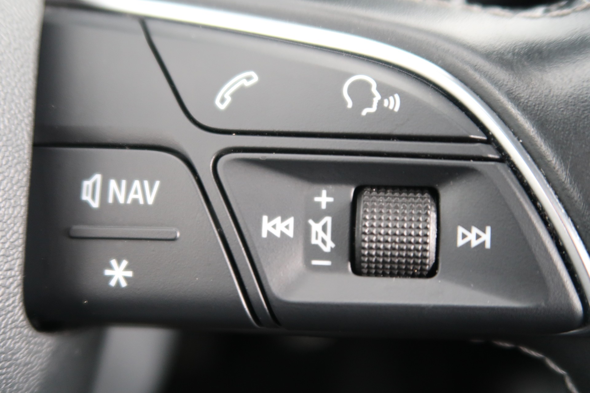 AUDI SQ5 3.0 TFSI quattro S-tronic-image-18