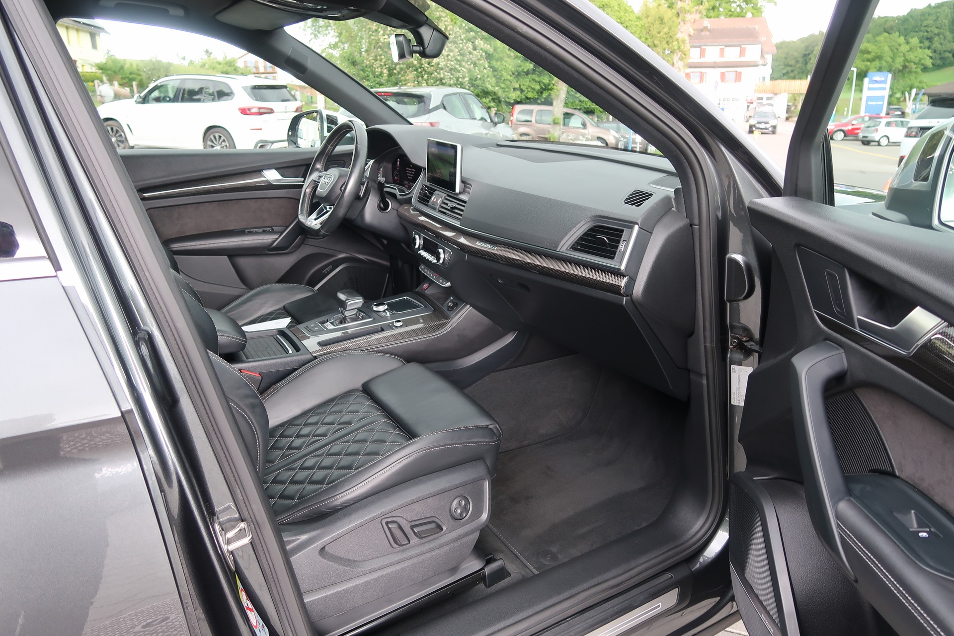 AUDI SQ5 3.0 TFSI quattro S-tronic-image-24