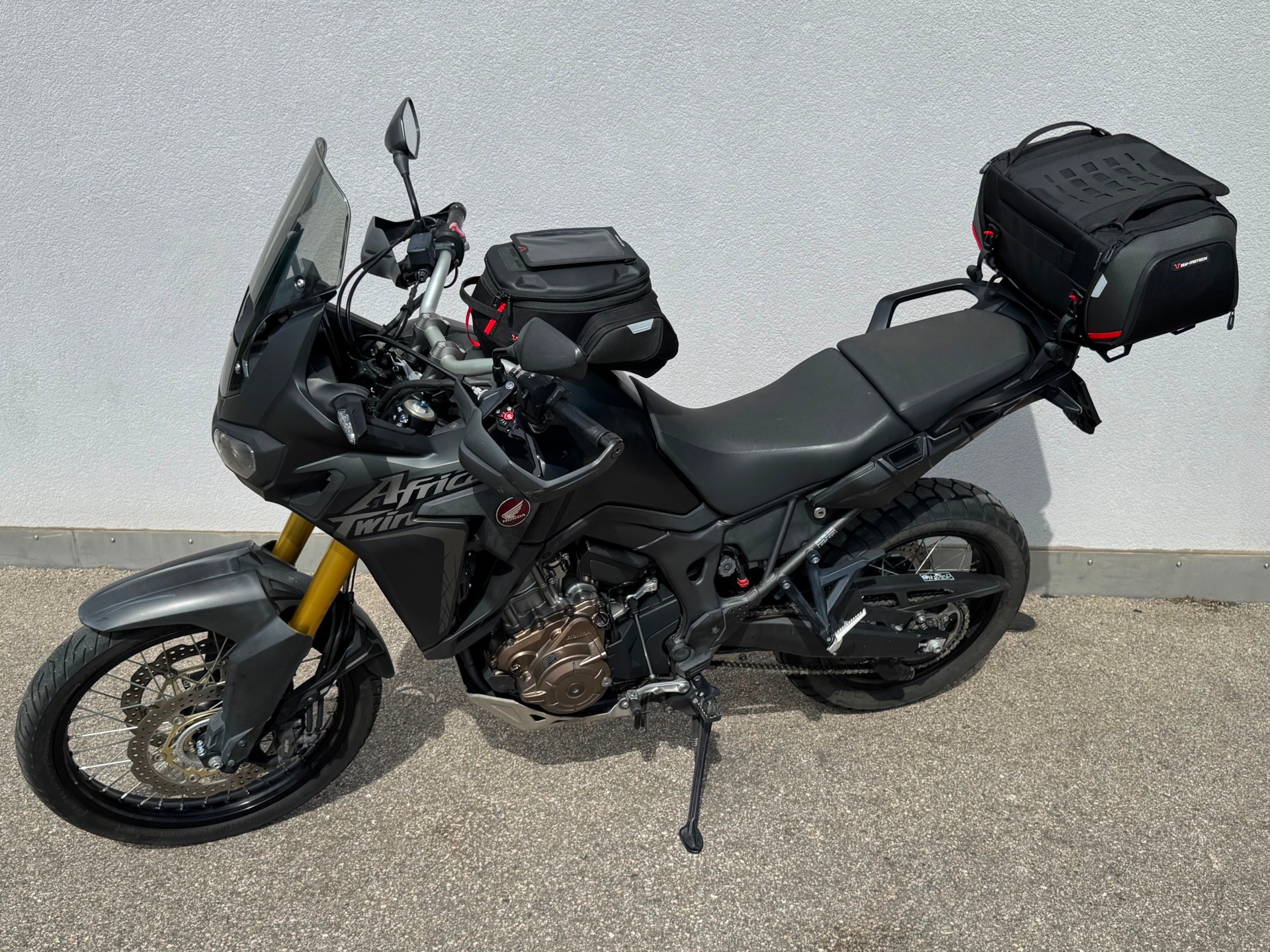 HONDA CRF 1000A Africa Twin-image-5
