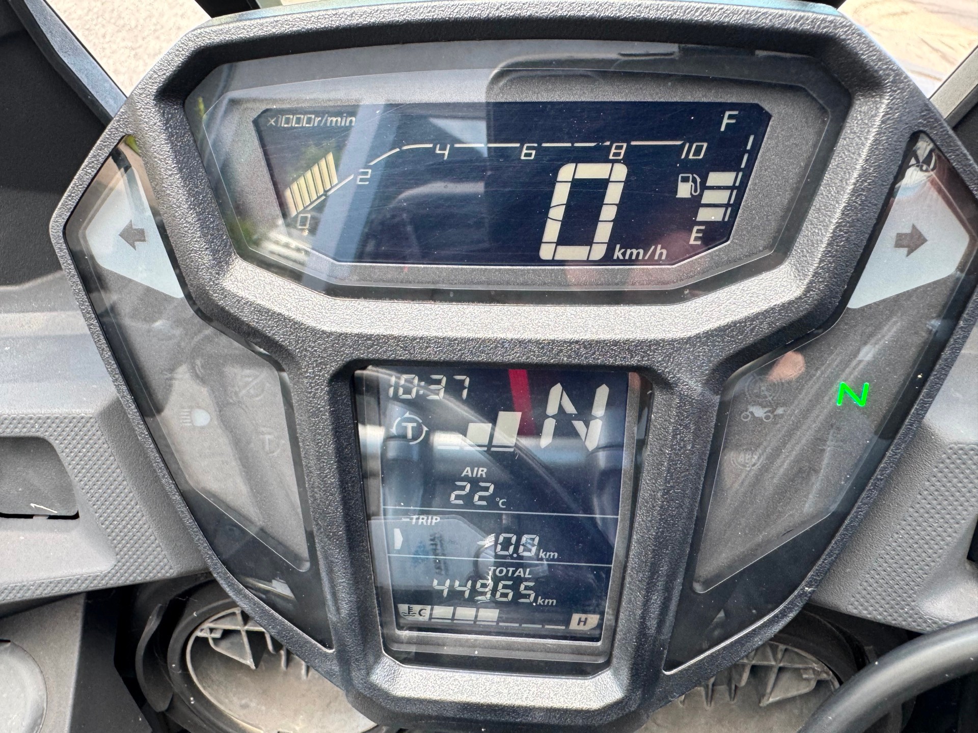 HONDA CRF 1000A Africa Twin-image-11