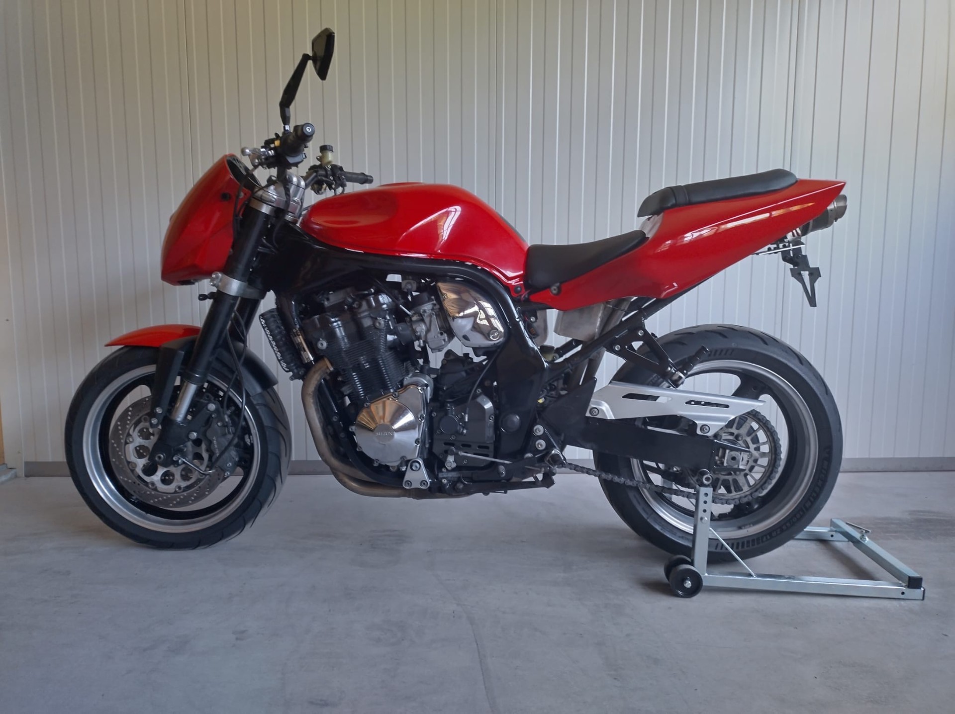 SUZUKI GSF 1200 S Bandit-image-1