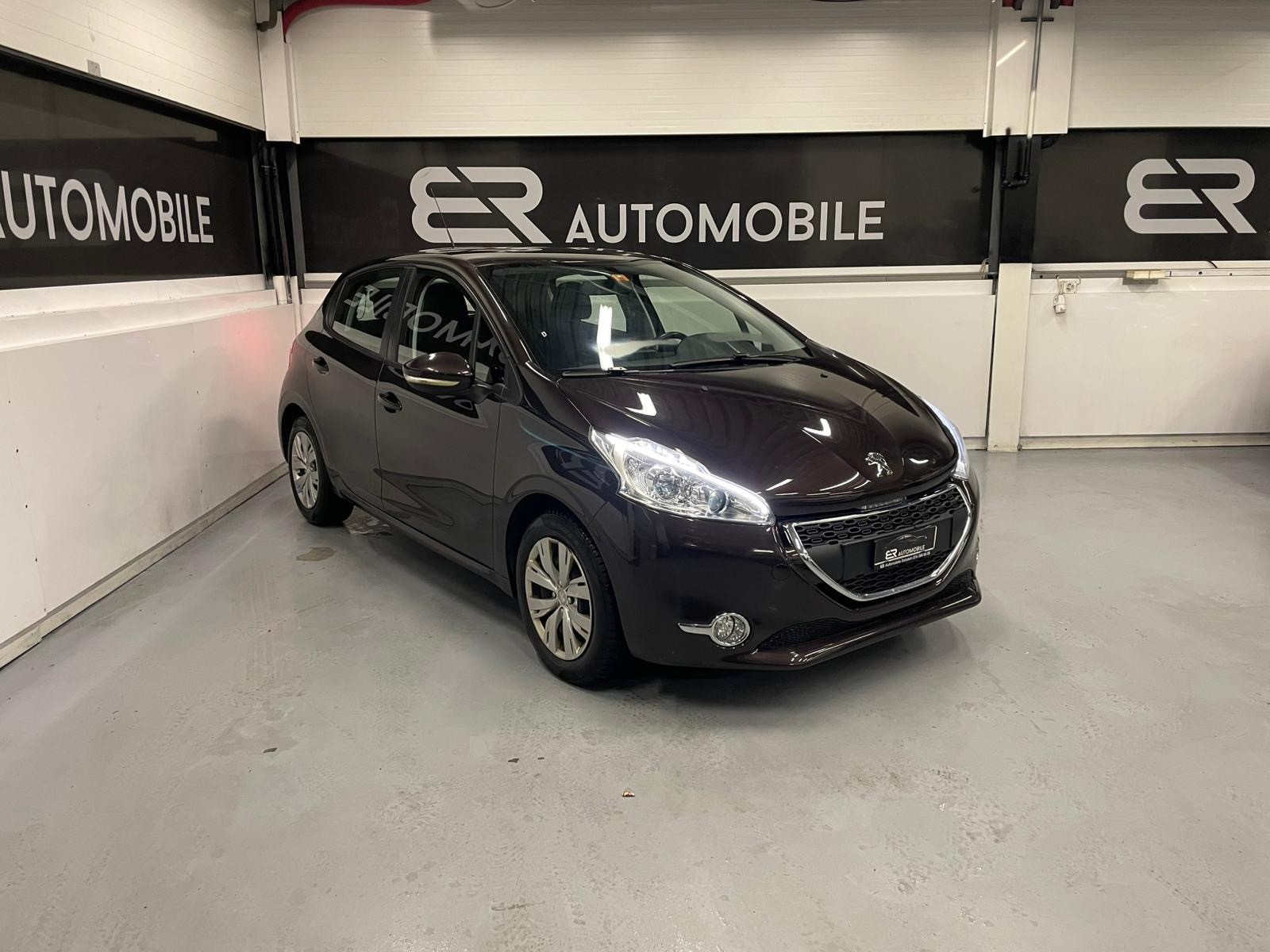 PEUGEOT 208 1.2 VTI Active-image-2