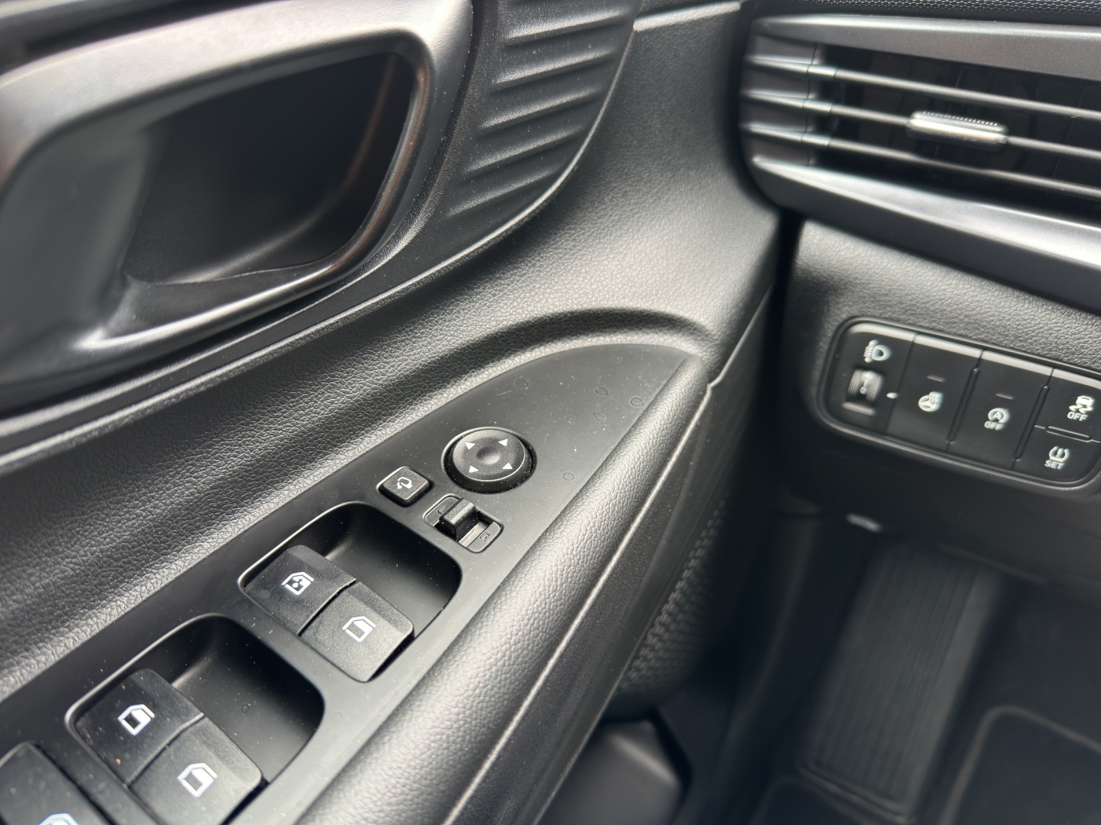 HYUNDAI i20 1.0 T-GDi Amplia Safety Pack-image-14