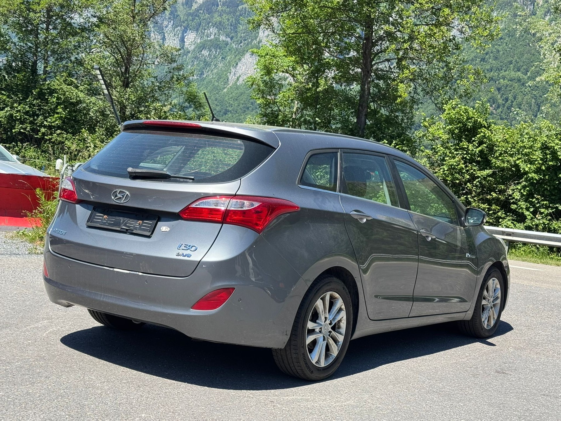 HYUNDAI i30 Wagon 1.6 CRDi Premium-image-10