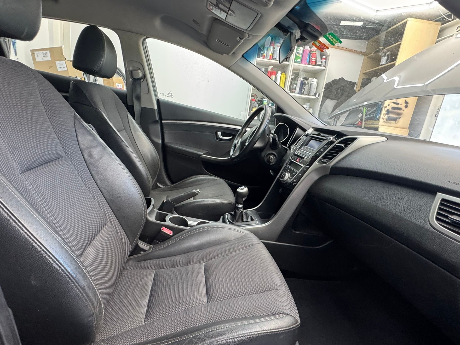 HYUNDAI i30 Wagon 1.6 CRDi Premium-image-4