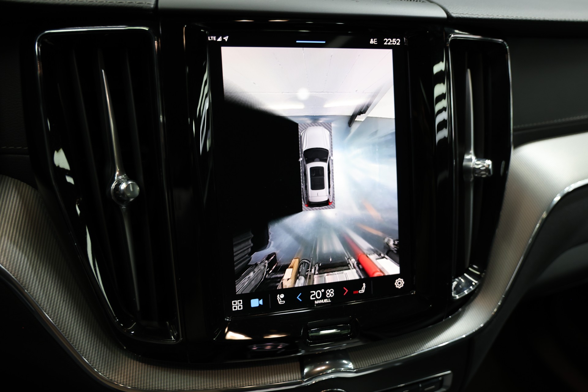 VOLVO XC60 B5 Benzin Mild Hybrid AWD Ultra Dark Geartronic-image-11