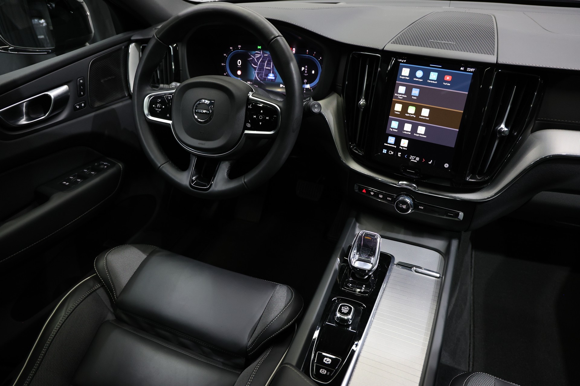 VOLVO XC60 B5 Benzin Mild Hybrid AWD Ultra Dark Geartronic-image-24