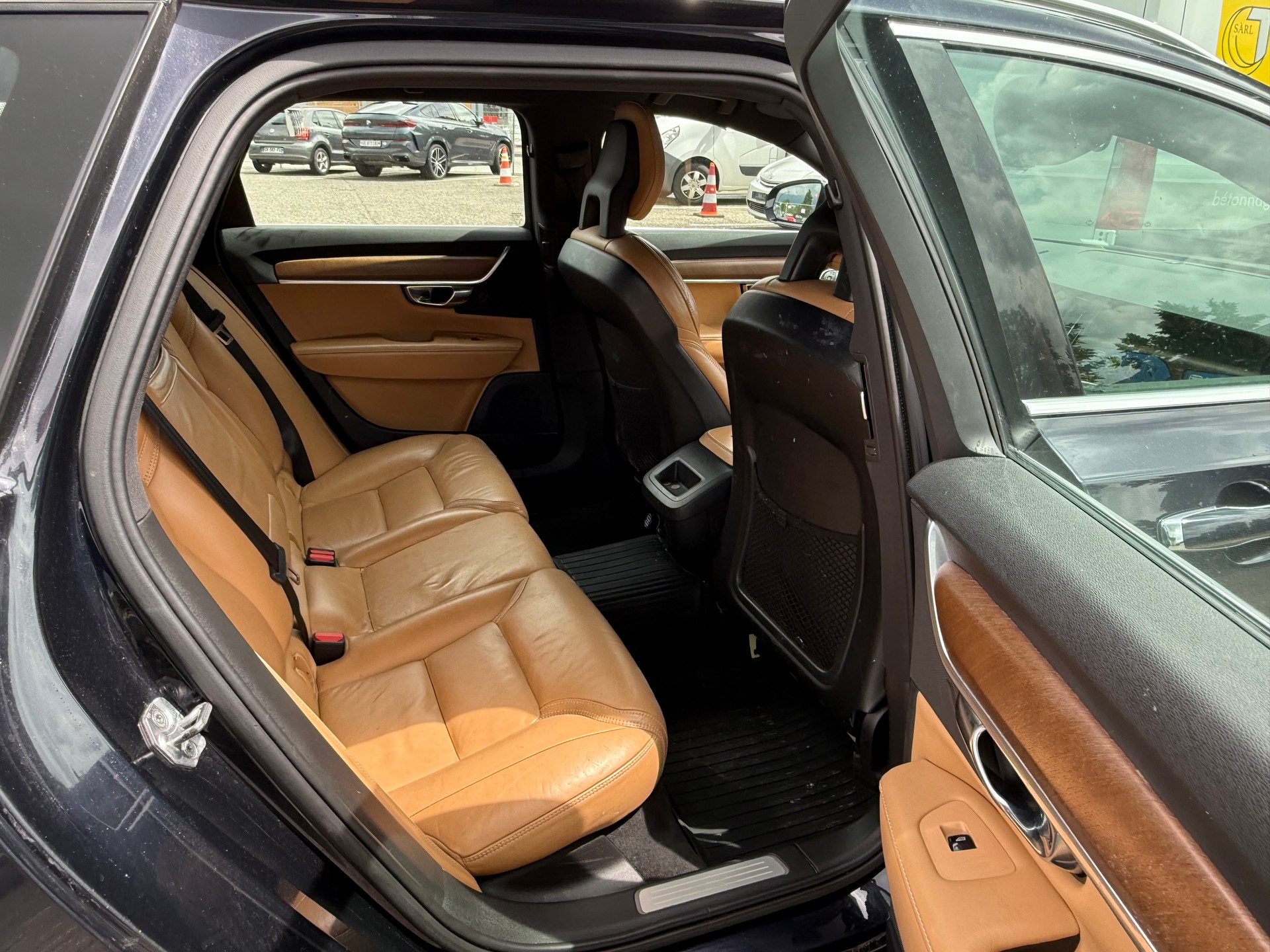 VOLVO V90 T6 AWD Momentum Geartronic-image-8