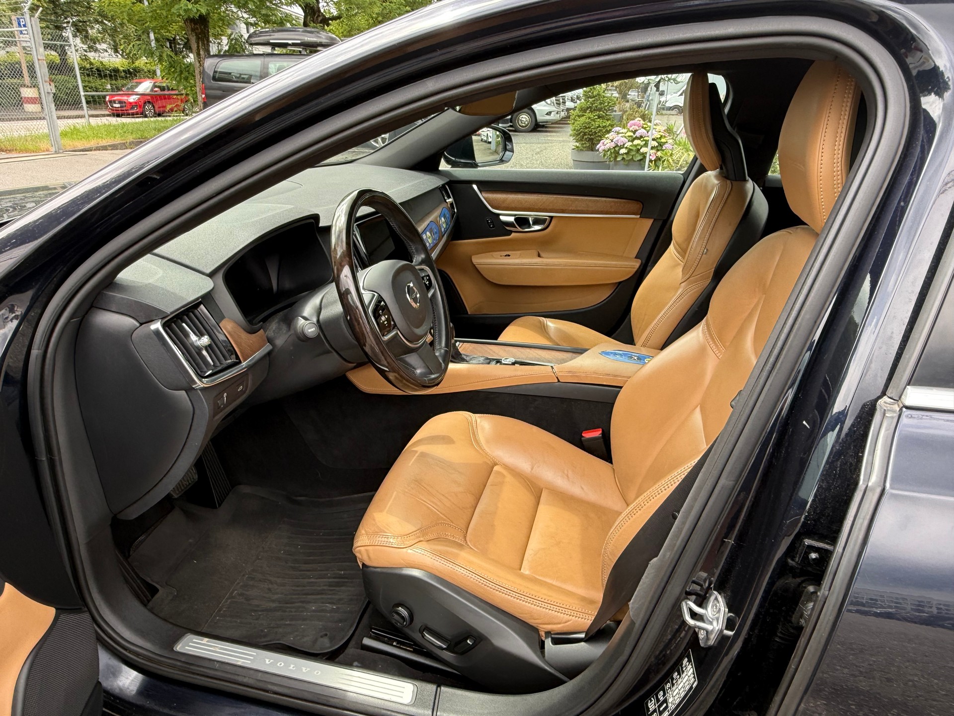 VOLVO V90 T6 AWD Momentum Geartronic-image-6