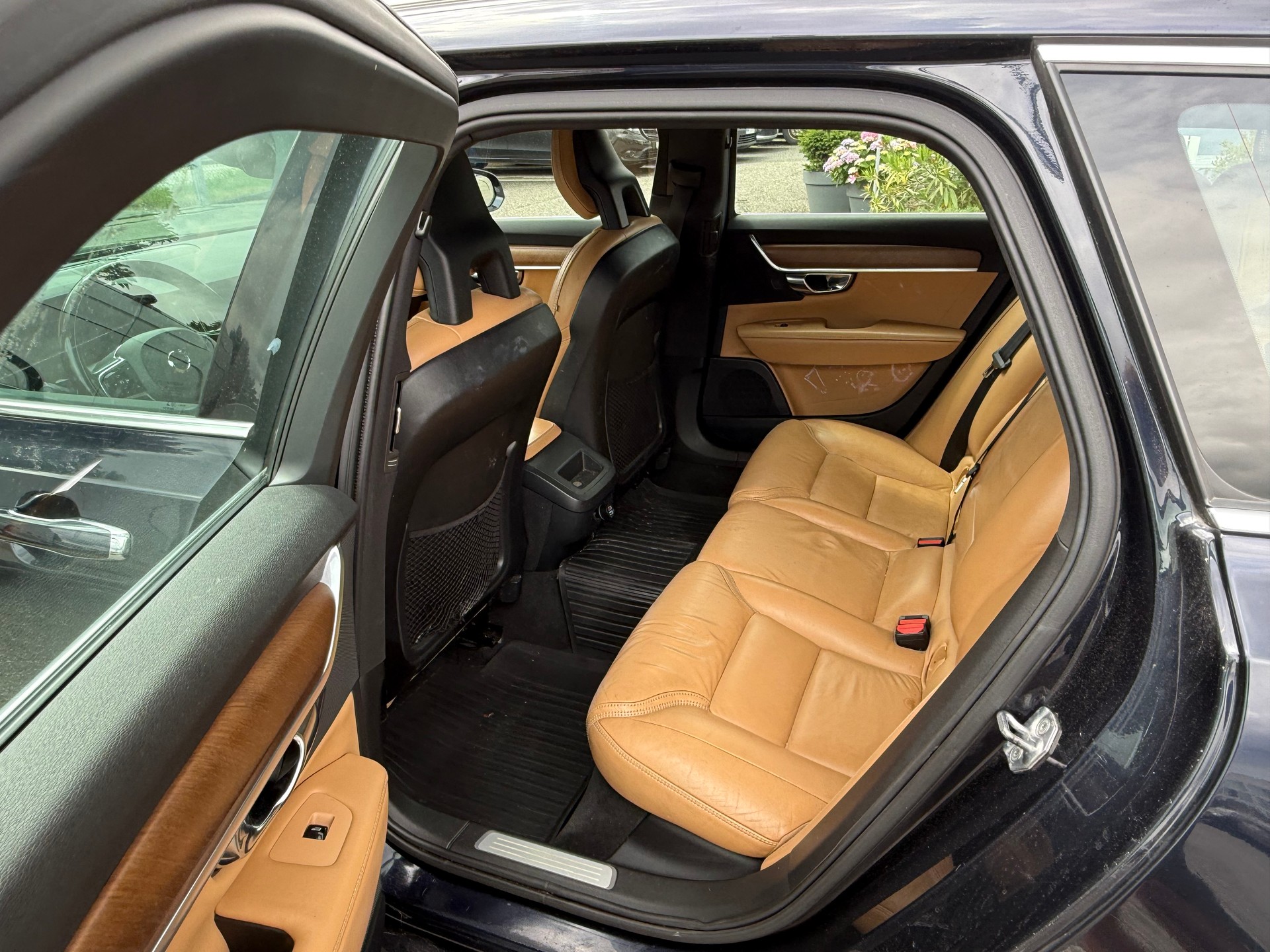 VOLVO V90 T6 AWD Momentum Geartronic-image-9