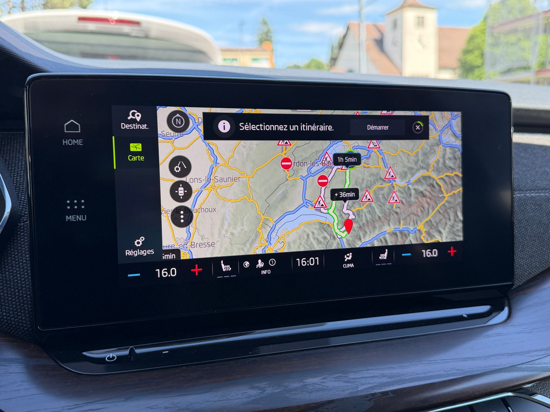 SKODA Octavia Combi 2.0 TDI DSG Scout 4x4-image-9