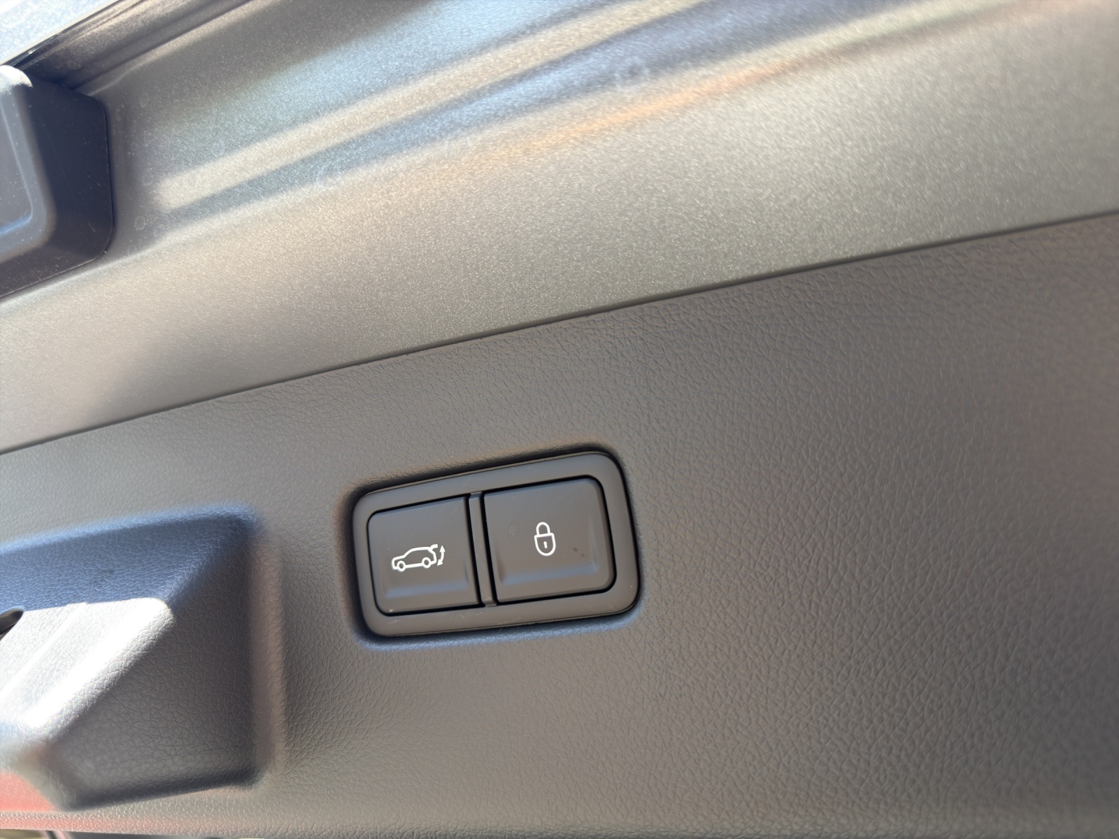 GENESIS GV60 77.4 kWh Sport AWD-image-15