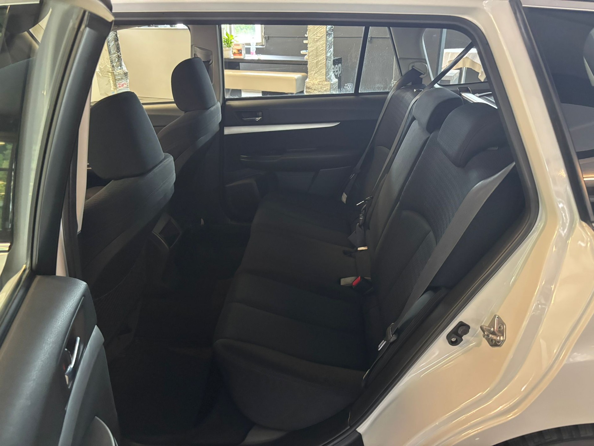 SUBARU Legacy 2.0i Advantage AWD Lineartronic-image-9