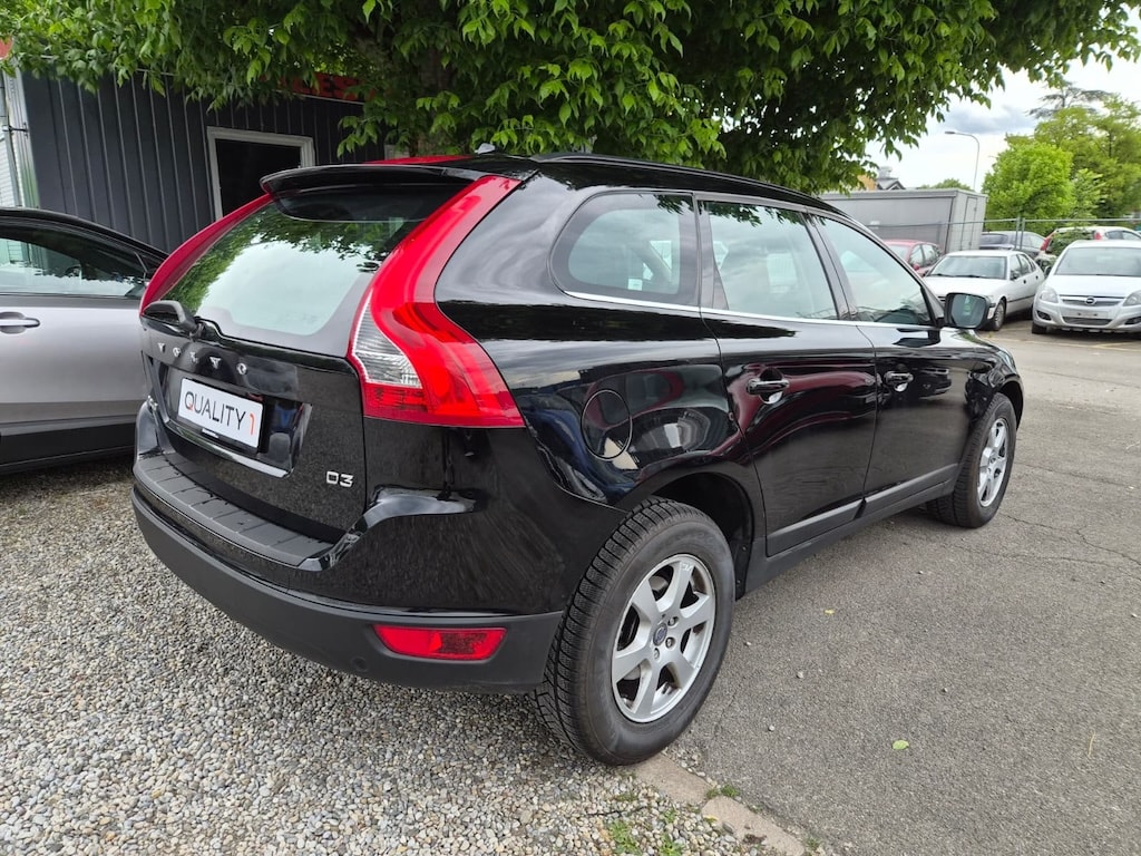 VOLVO XC60 D3 Momentum Geartronic-image-5