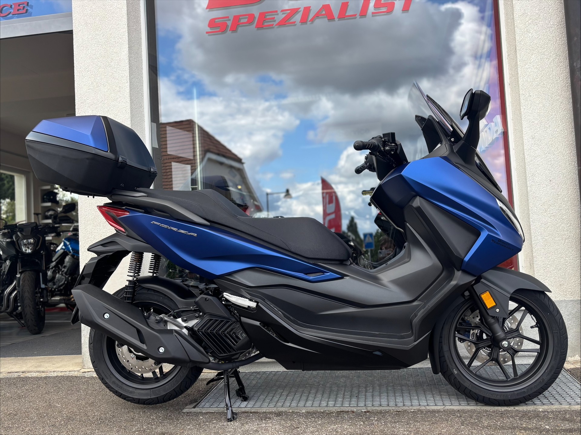 HONDA Forza 125 Smart TopBox-image-10