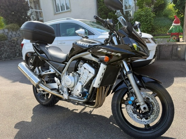 YAMAHA FZS 1000 Fazer-image-1