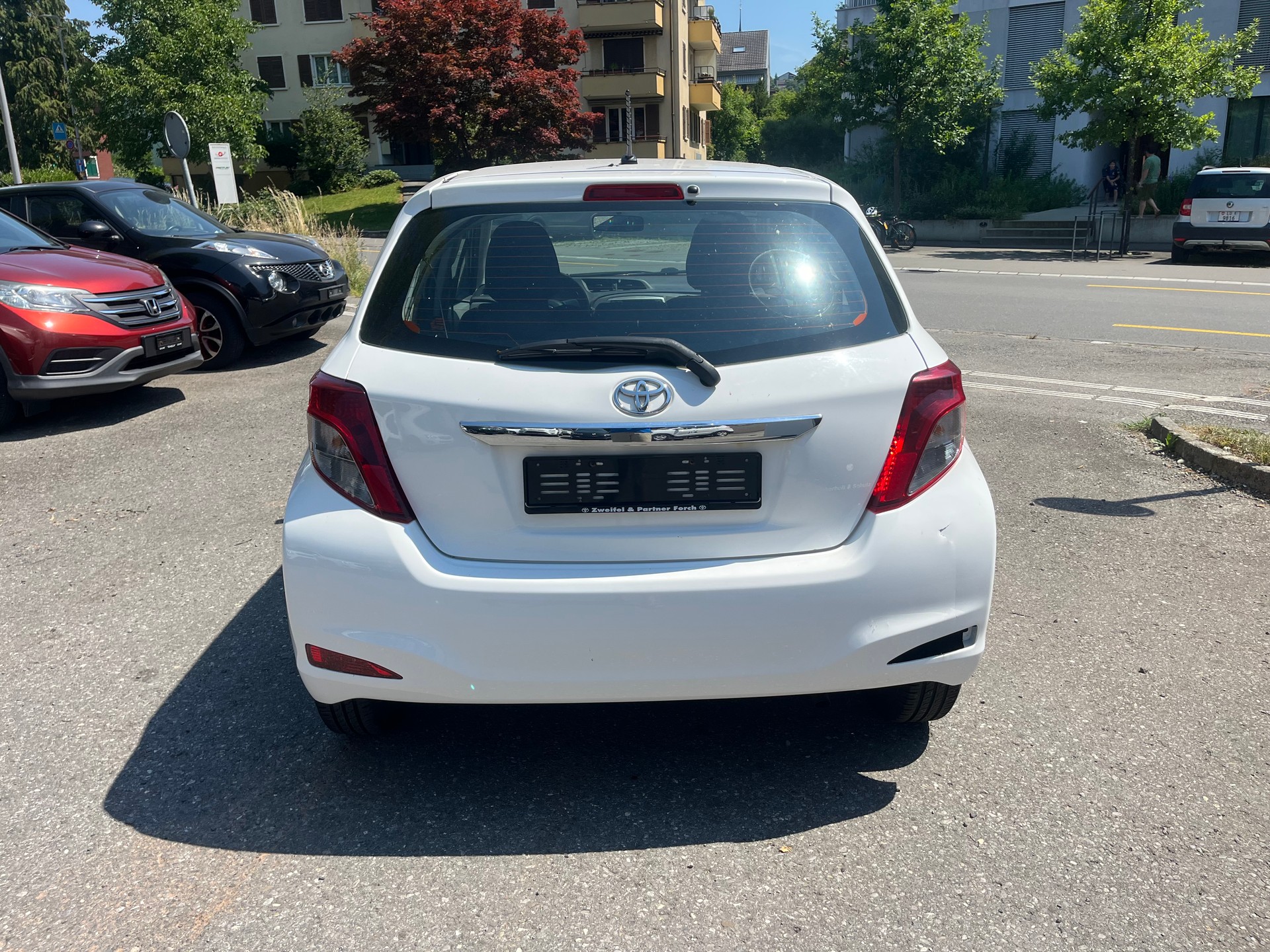 TOYOTA Yaris 1.0 Terra-image-1