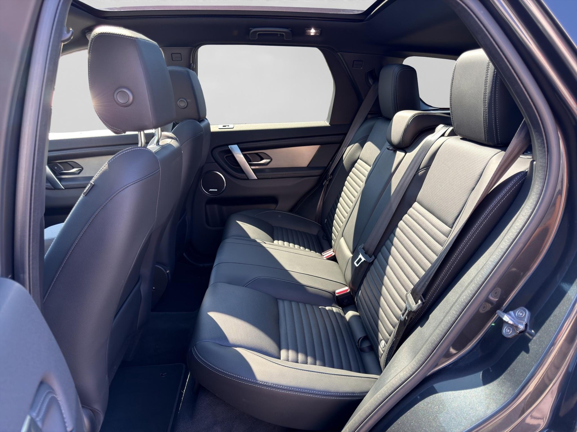 LAND ROVER Discovery Sport 1.5 T 270e Dynamic SE-image-7