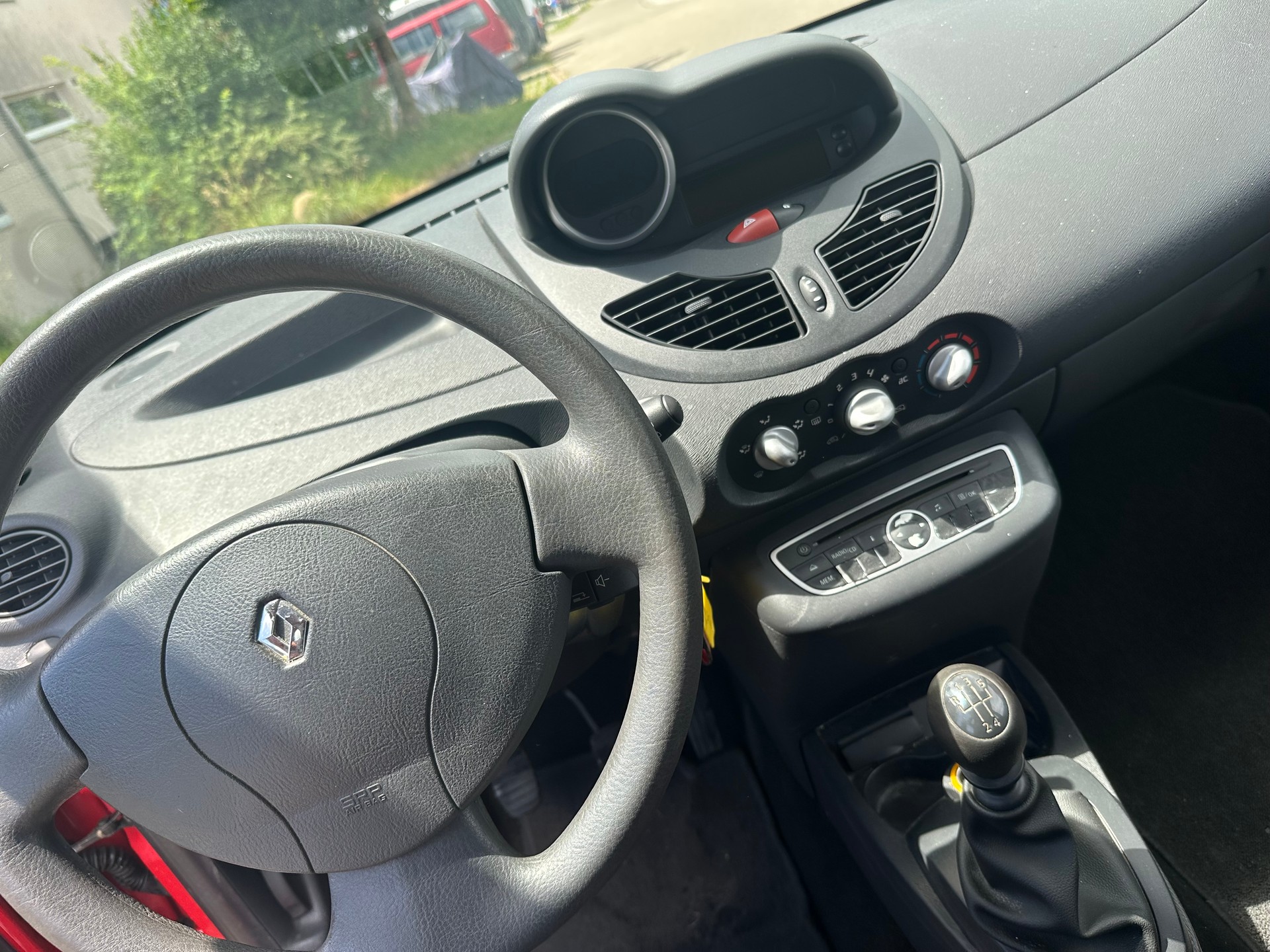 RENAULT Twingo 1.2 Authentique-image-10