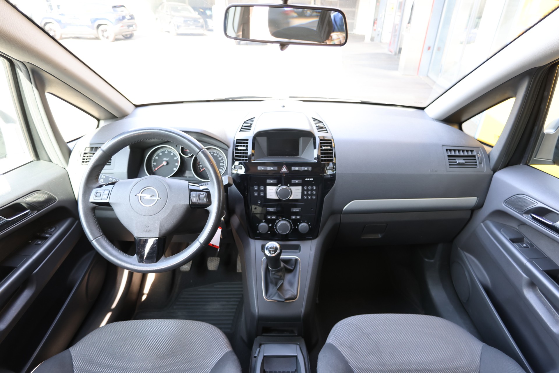 OPEL Zafira 1.8i Anniversary Edition 7Plätzer-showroom-element-3