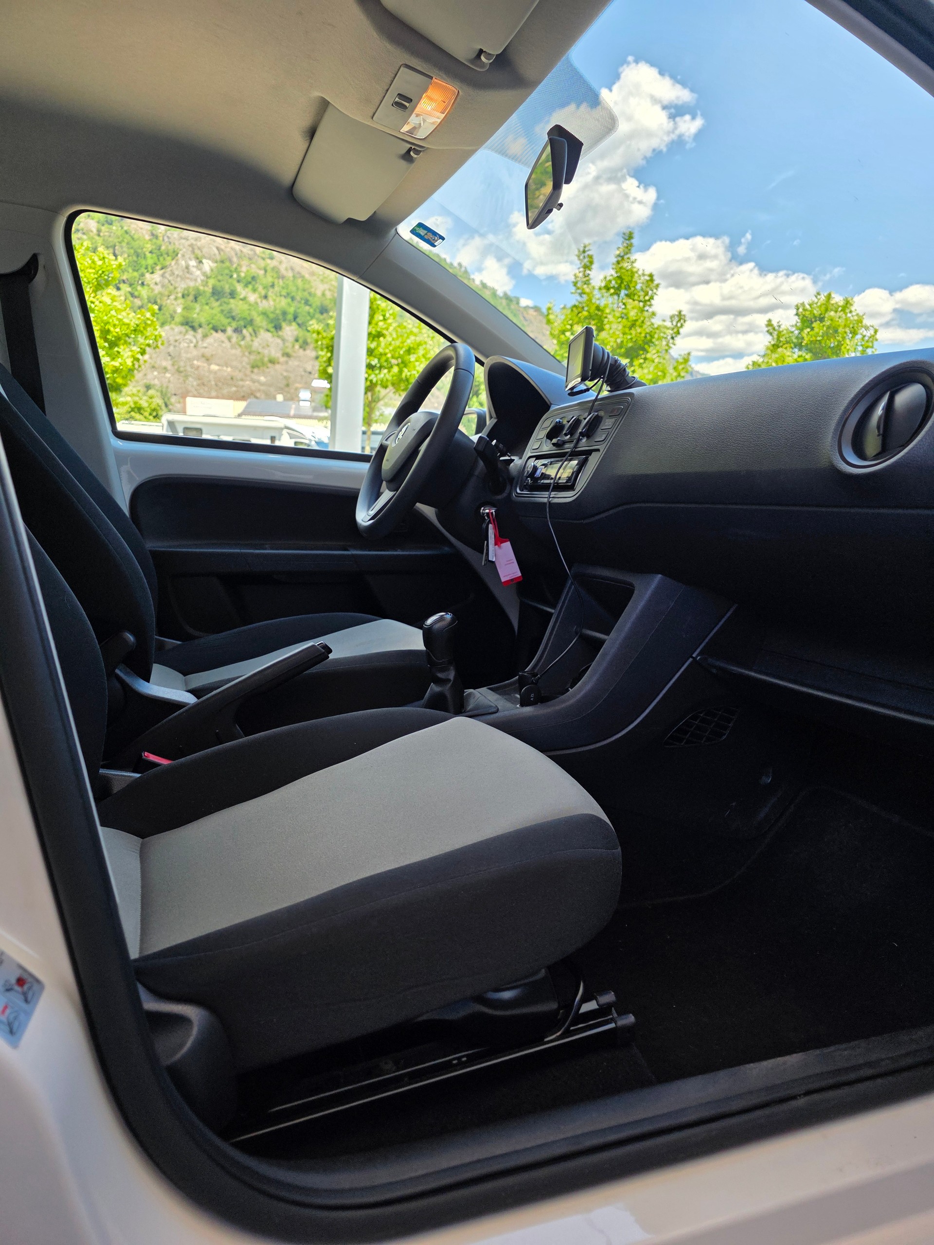 SKODA Citigo 1.0 G-tec Ambition-image-8